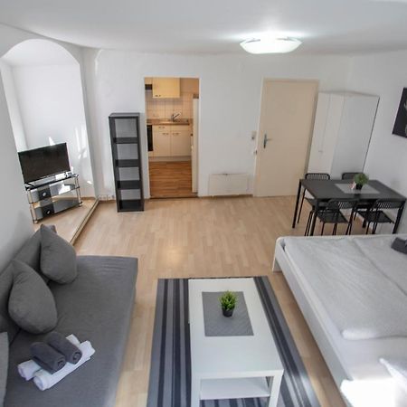 Apartamento Old Town Studio Hall in Tirol Exterior foto