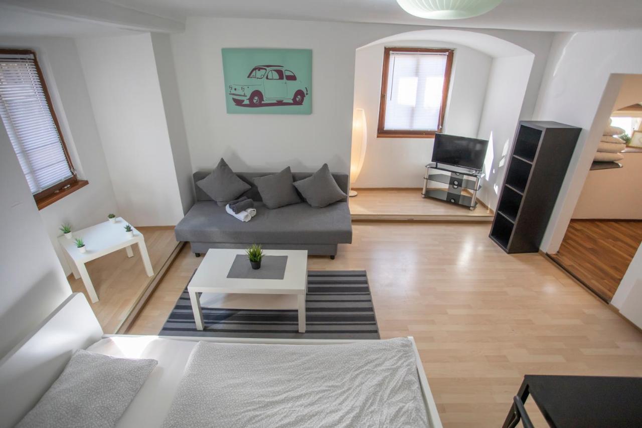Apartamento Old Town Studio Hall in Tirol Exterior foto